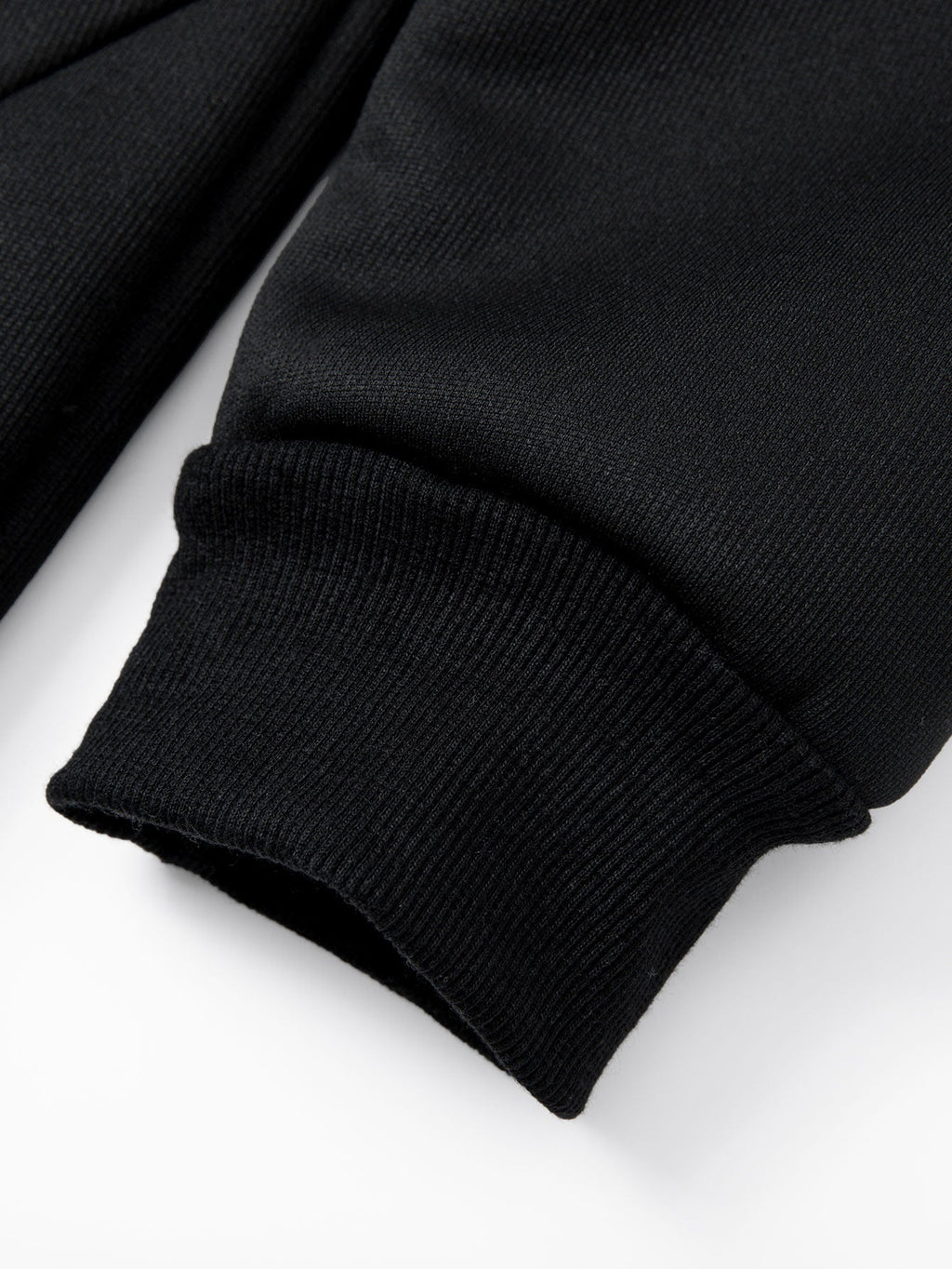 Sudadera con capucha, bolsillo canguro, cremallera y forro de borreguito