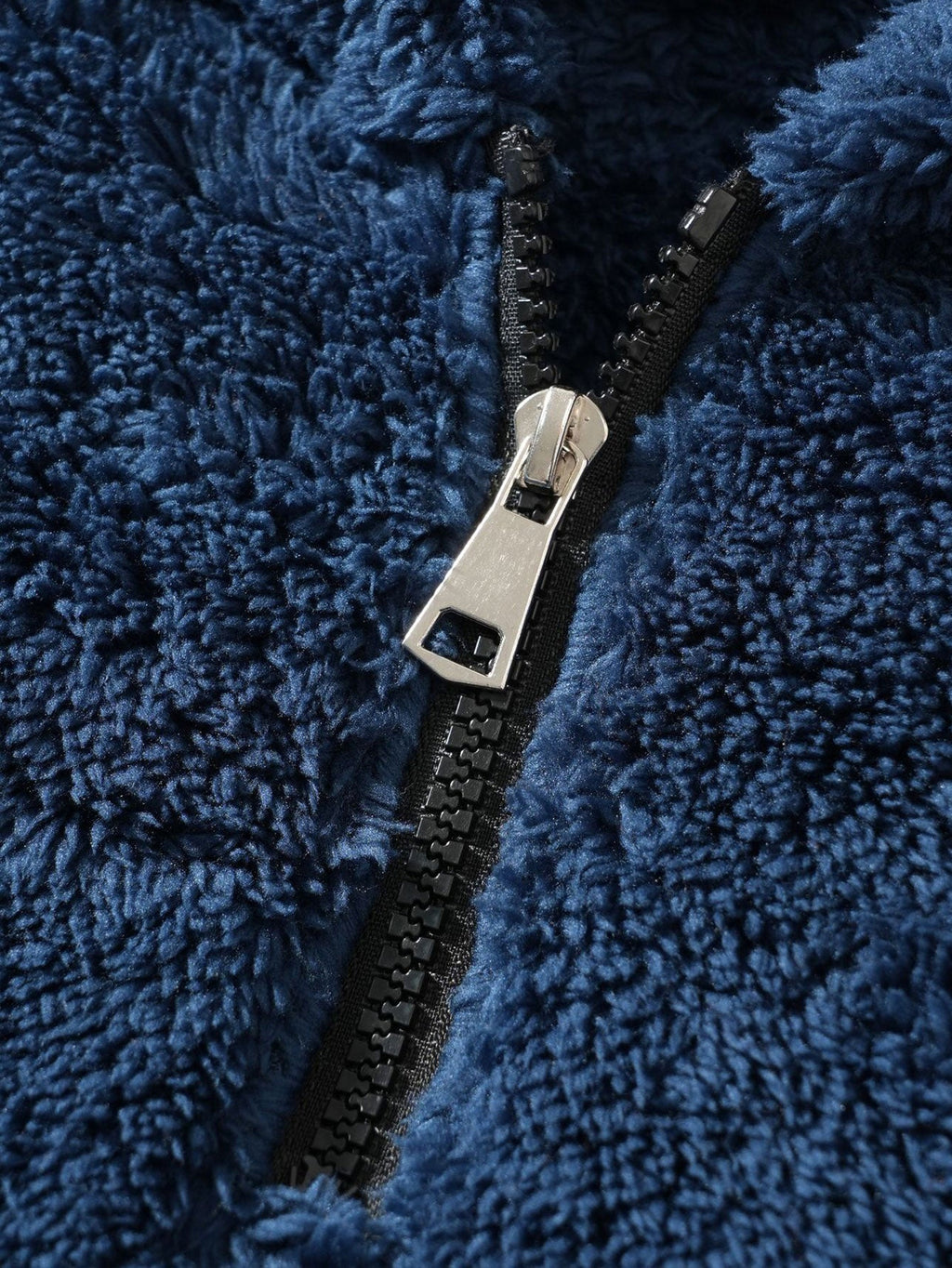 Sweat à capuche zippé à mi-hauteur avec broderie de lettres