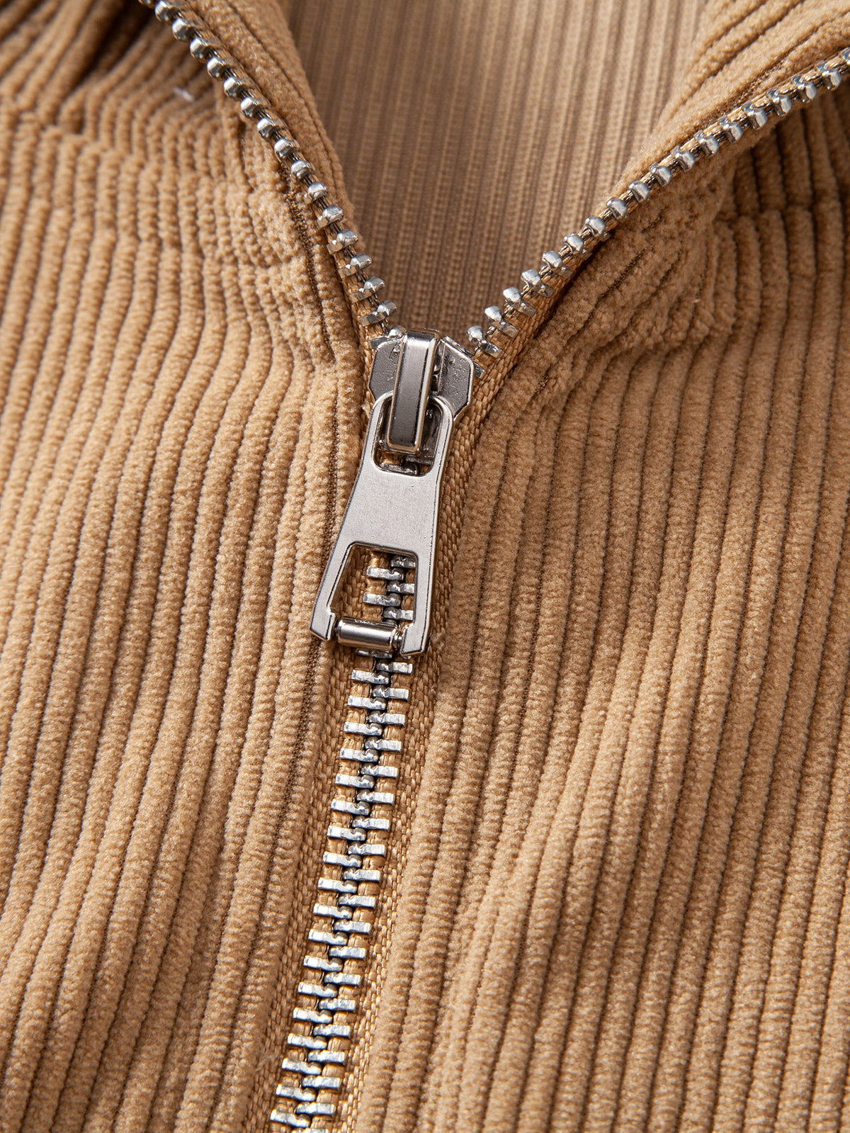 Pull à capuche et demi-zip en velours côtelé coupe décontractée