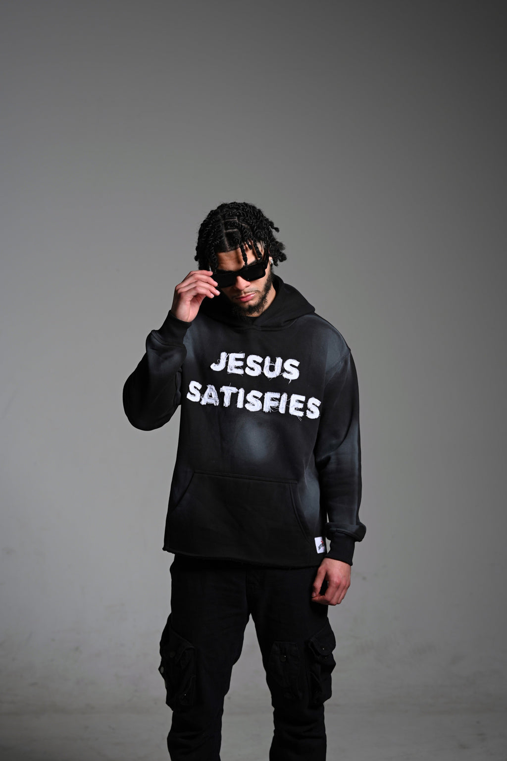 Sudadera negra "Jesus Satisfies"