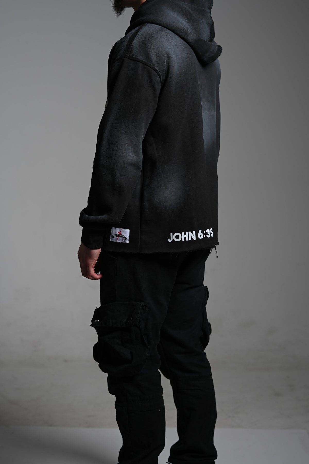 Sudadera negra "Jesus Satisfies"