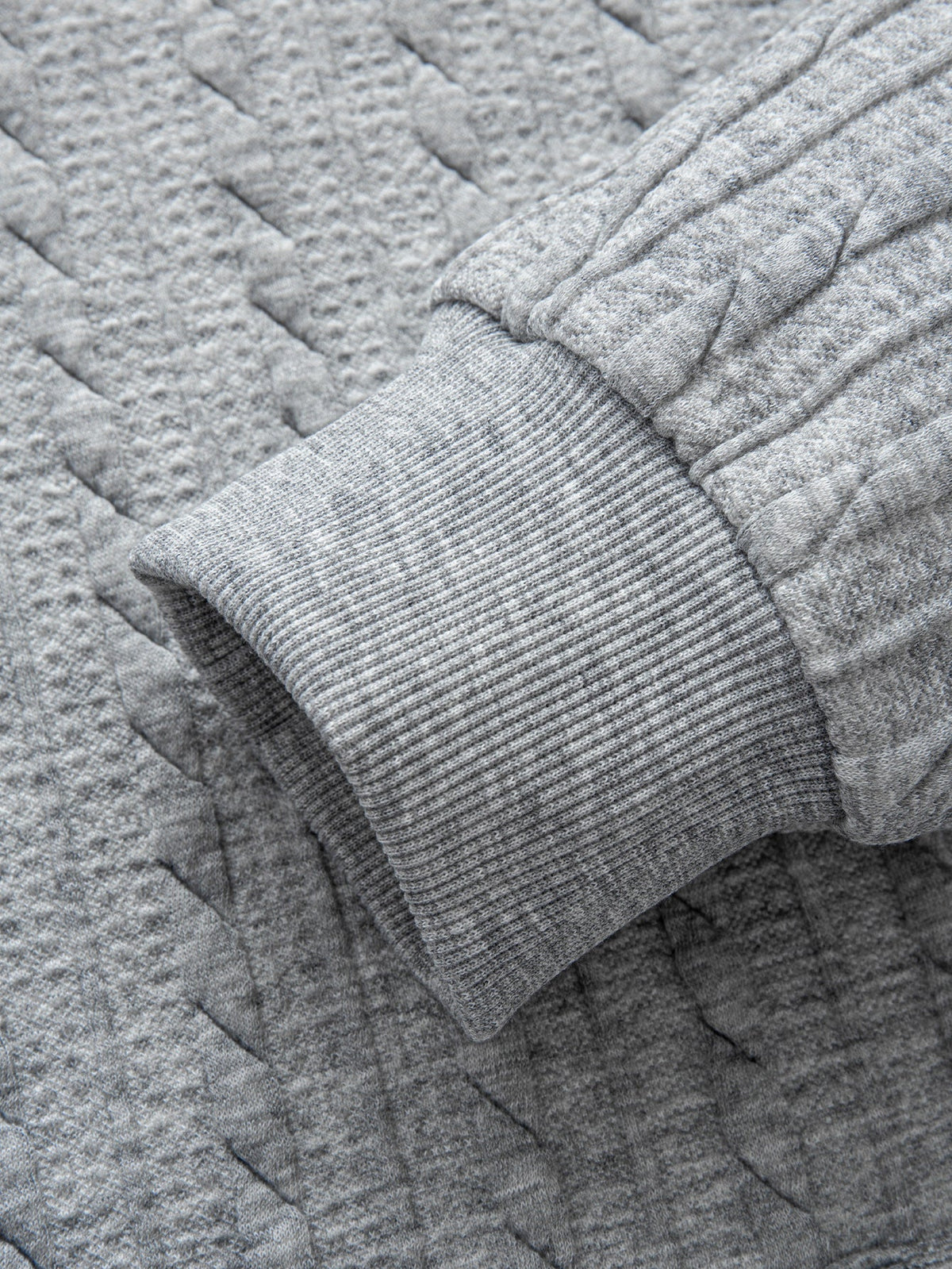 Sweat à capuche zippé en jacquard torsadé coupe décontractée