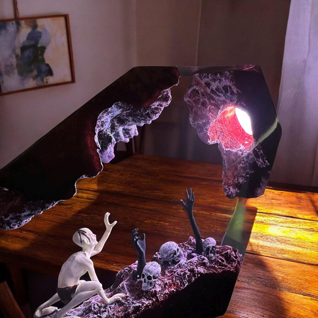 The Lord of the Rings Gollum Handmade Diorama Lamp